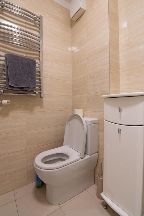 בלגרד A Blok New Modern - Free Garage Parking, Comfortable, Quiet With A Park View מראה חיצוני תמונה
