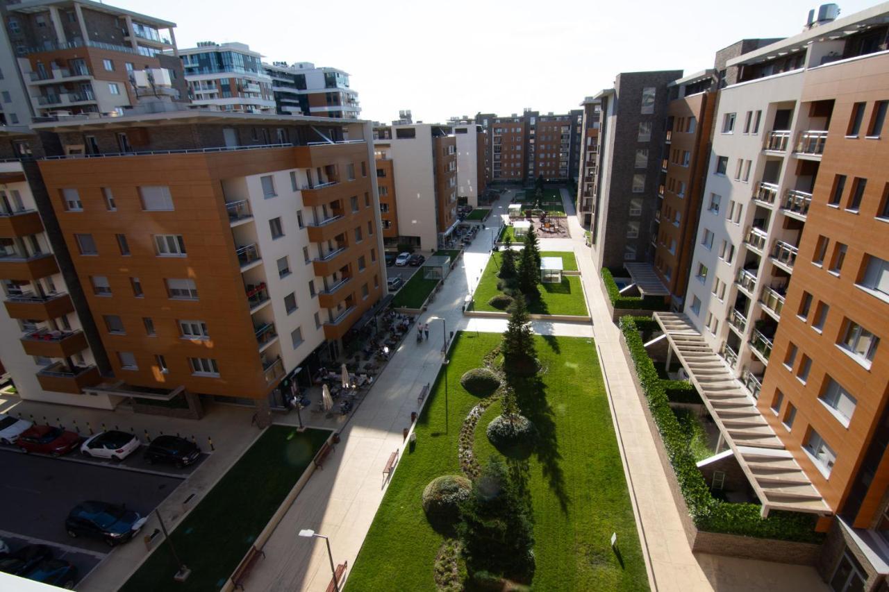 בלגרד A Blok New Modern - Free Garage Parking, Comfortable, Quiet With A Park View מראה חיצוני תמונה